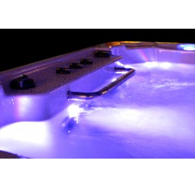 SPA DE NAGE SR380 Eclairage Violet