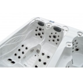 SPA DE NAGE S572  vue des postes de massages
