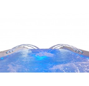 SPA DE NAGE S390 390 X 220 X 145 - Vue débordement coté nage - MAGNIFIQUE