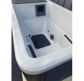 Spa ICE - Vue du skimmer de filtration